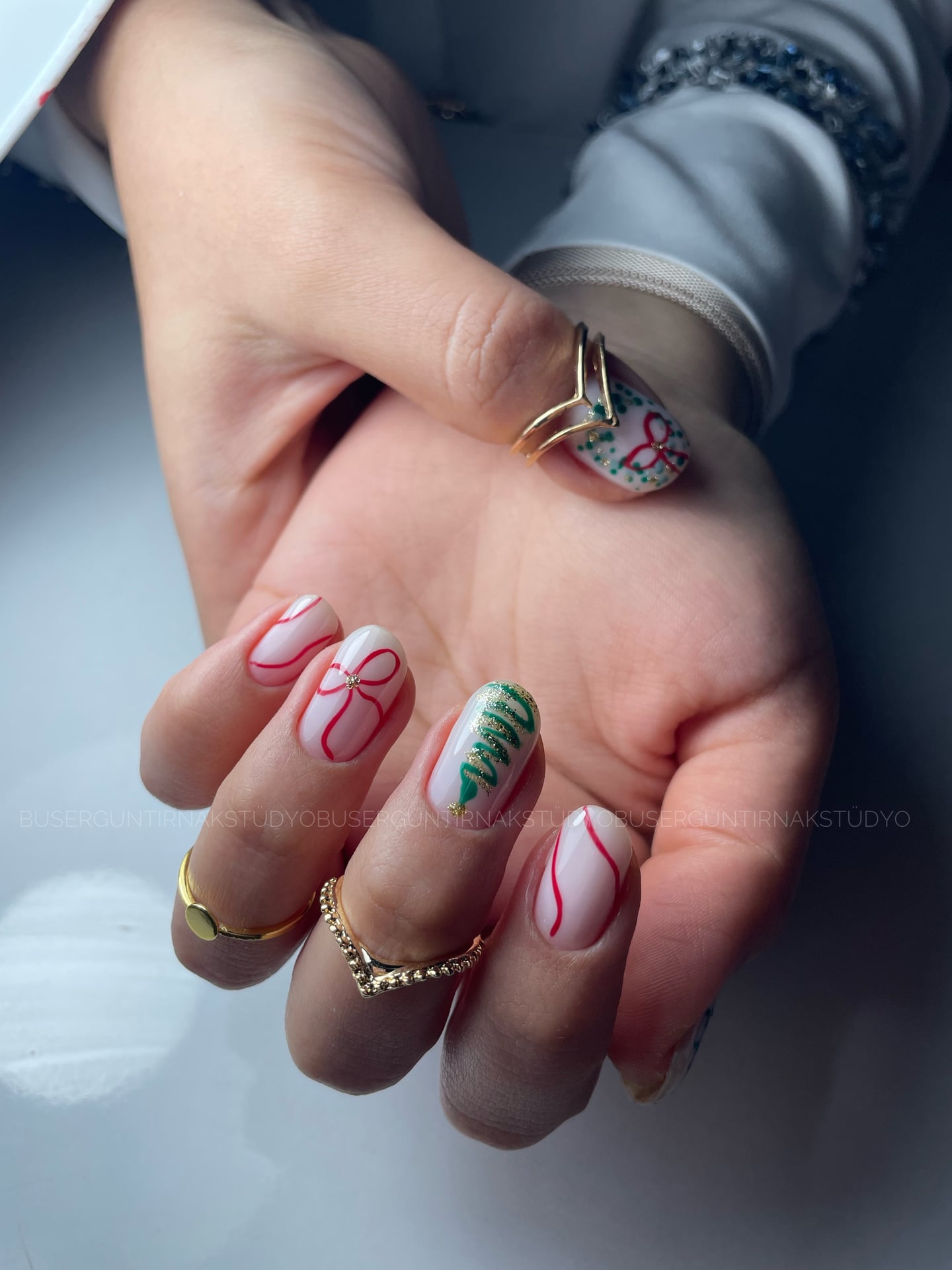 Minimal Nude Nail Art